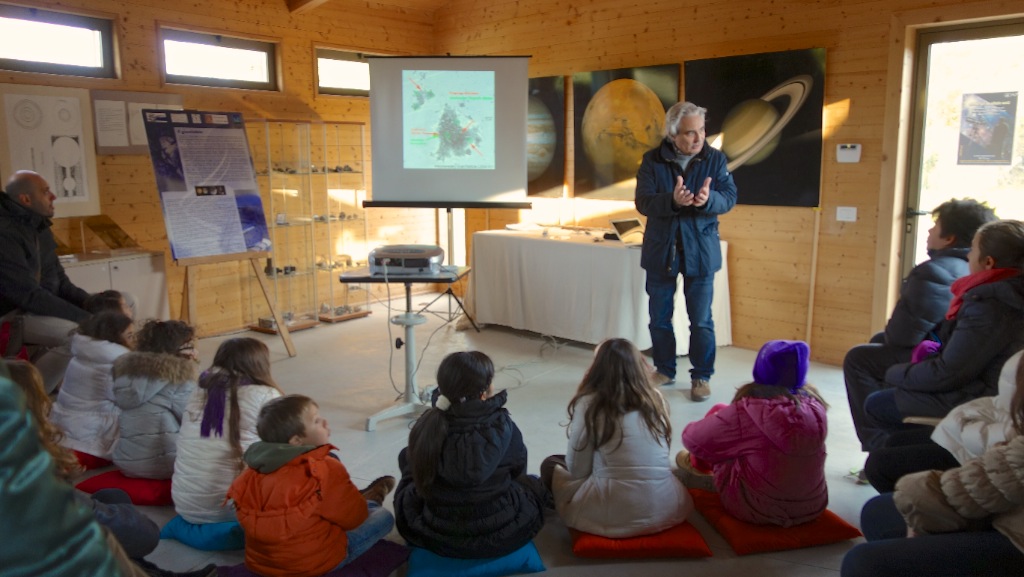 Didattica con Ruggero Stanga in una conferenza con le scuole elementari