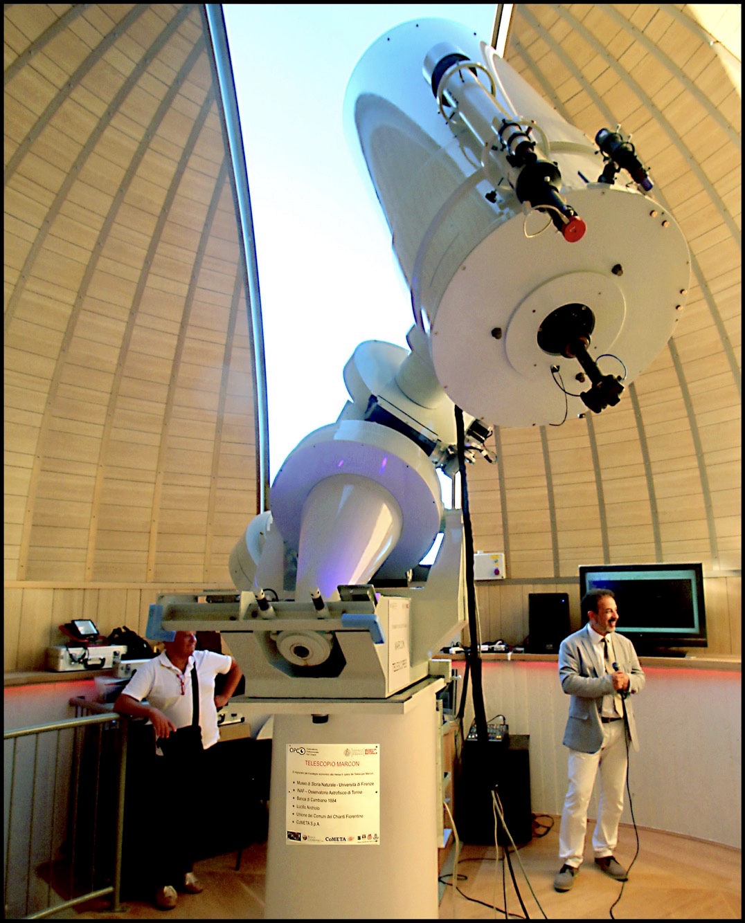 Emanuele pace all' inaugurazione del grande telescopio Marcon RC f/8 da 80 cm